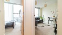Cotels at The HUB Serviced Apartments, Superfast Broadband, Central Location, Free Parking - B&B