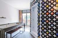 Stylish Apartment, Pool Table, Sleep 6, Central Location - B&B
