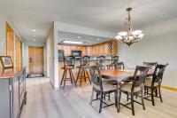 Steps to Shadow Mountain Lake: Grand Lake Condo - Chambres d'hôtes Grand Lake