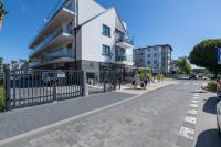Stylowy Apartament 400 m od Plaży by Noclegi Renters - Ferienwohnung