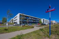 Comfortable Apartment with Parking by Noclegi Renters - B&B