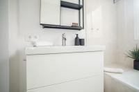 12CRC1038 - Big & Cozy 2bed Apartment in the city - B&B Barcellona