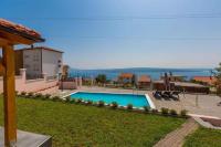Villa with pool, large garden and beautiful sea view by TRAVELER tourist agency Krk - ID 2210 - Chambres d'hôtes Crikvenica