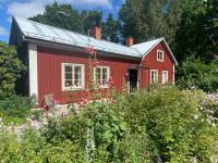 Spacious house near water and nature - B&B