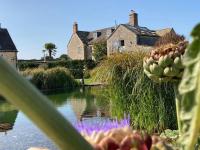 The Bothy, with a natural swimming pool - Bed and Breakfast