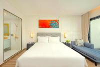 Superior One-Bedroom Apartment with Balcony