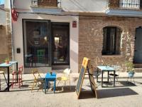 Casa Don Pelayo Boutique Apartments & Café - B&B Valderrobres