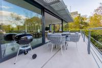 Luxury Penthouse, 1 Bedroom, Terrace, Park View