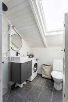 Idyllic Summer House Close To Beach And Forest - Chambres d’hôtes Tisvildeleje