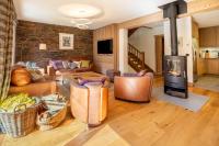 Chalet in méribel center with outdoor jacuzzi and sauna - B&B Mussillon