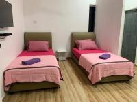 Tiny house by Cg Azizan & Milah - B&B Alor Tampang