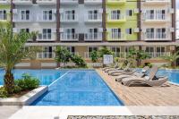 AMANI 606B Near Airport, Mall, Free Pool, Gym, Netflix, 200 Mbps Wi-fi - Chambres d'hôtes Pusok