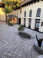 Mekhtar famili 18th century old hause historical UNESCO HERITAGE List 1 minutes to Bukhara Old Town Square Est-Since 1826 for Walk in Guest PARKING, COZY ROOM, BEST LOCATION AND STRONG WIFI - B&B