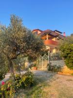 Georgemishel Guest House - Bed and Breakfast Berat