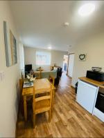 Tulip Cabin with Hot Tub - B&B York