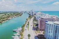 Alexander 1211 Beachfront Condo with Direct Beach Access, 2 Pools, Sauna, Gym - B&B