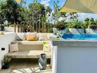 Private Rooftop Pool - Bike to Ruins or Beach - B&B