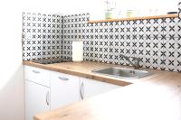 Apartament kremowy nad jeziorem PZW Kazub - Bed and Breakfast Cieciorka