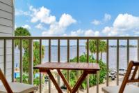 Serenity on the Sea Luxury Condo with Private Balcony on the Ocean - Bed and Breakfast