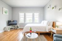 VIBES ON MAIN - Modern Chic Studio in Downtown - Bed and Breakfast Peoria