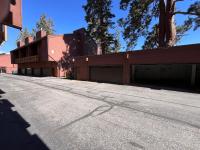 Cozy Studio with Loft at Mammoth Ski & Racquet Club, Hot Tub, Garage, 10 Min Walk to Ski Lifts - Bed and Breakfast