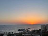 Sea view apartment , 3 bedrooms in city center front of the sea F 10 - B&B Hurghada