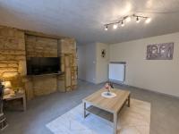Campagne, confort moderne : Grand appartement rénové pour 8 pers. avec terrasse et jardin spacieux - FR-1-585-135 - B&B