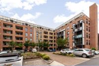 Top-Rated Family Penthouse - King Size Bed & Free Parking - Bed and Breakfast