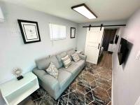 1Bed 1Bath Container Home Centrally Located - B&B