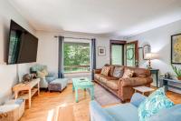 Blacksburg Hideaway with Hot Tub about 5 Mi to Campus! - B&B