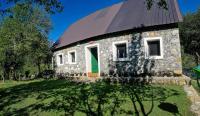 Guest House Emanueli - Bed and Breakfast Tropoje