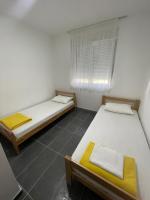 Chambre Lits Jumeaux avec Salle de Bains