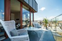 Shiny Rooftop Apart with Free Garage - B&B Praga