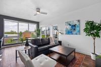 Gorgeous Central City 2BD 2BA - B&B