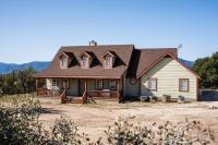 Stylish Country Home with Hot Tub and Amazing Views on 40 Acres - Chambres d'hôtes Ranchita