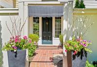 Hummingbird Haven Bed & Breakfast Luxury Suite With Terrace & Seasonal Lake Views Located in Historic Old Town Niagara-On-The-Lake - Chambres d’hôtes