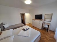 Karmen - B&B Kampor
