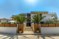 Luxurious Penthouse with a swimming pool near Slanica beach - B&B