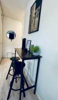 Modern Apartment Urban Tranquil, Great Location and Transport Connections - B&B