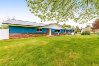 New Riverfront Luxury with acreage and great views - Bed and Breakfast