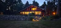 Redwood Retreat by the Lake - Chambres d’hôtes Oscoda