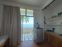 Absolute Beachfront Studio with Kitchen & Balcony - B&B Borac