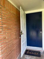 Charming 3Bdrm Retreat Near HCU - B&B