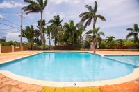 Czar's Romantic Retreat-2 Bedroom Home and Pool - B&B