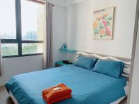 One-Bedroom Apartment with Balcony