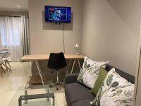 Deluxe Queen Studio