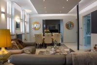 Luxury King Suite: Tub, WiFi and Central Location - B&B
