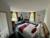 Twin Room with Shower