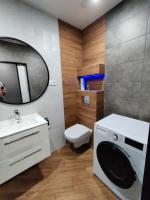 WYPOSAŻONY APARTAMENT, 11 KM SZLAKIEM NA ŚNIEŻKĘ, otoczony górami i spokojem - B&B