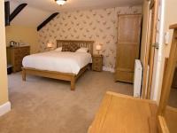 Camera Tripla Superior